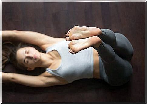 4 simple yoga poses for better sleep