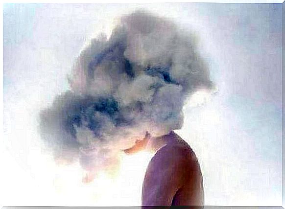 Head in cloud symbolizes mental fog as one of the first symptoms of anxiety