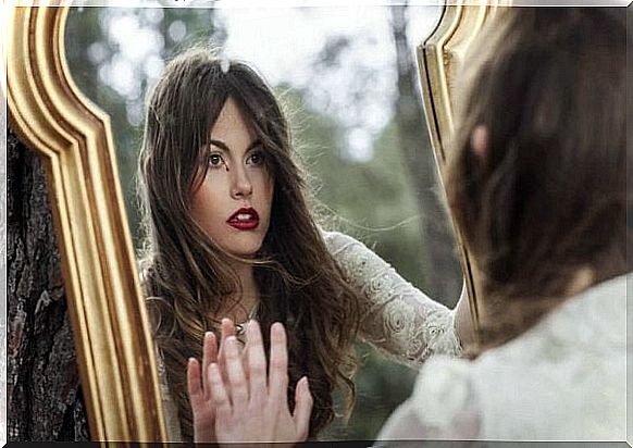 Woman sees her own mirror image