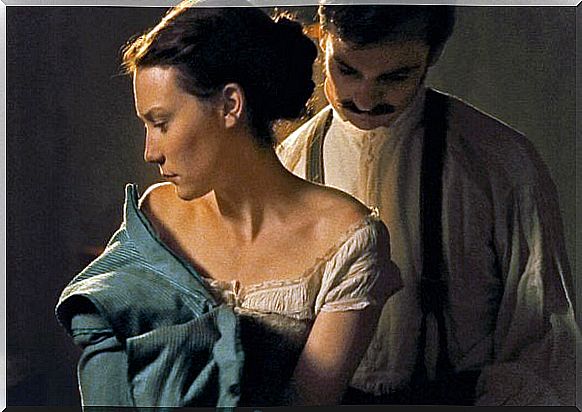 Man takes clothes of woman affected by madame bovary syndrome